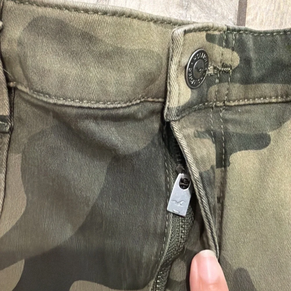 Hollister Shorts Women's Sz Large Ultra High Rise Pockets Camouflage Cotton